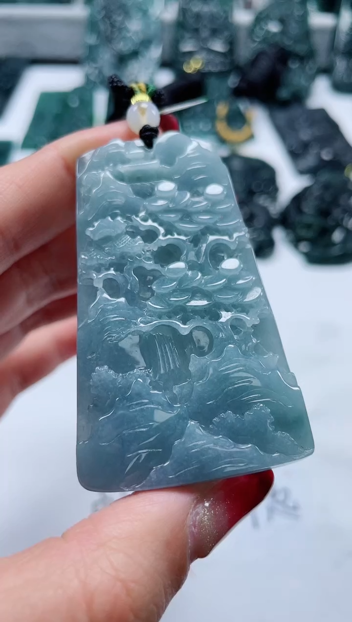 【闪购商品】翡翠颈饰未镶嵌          