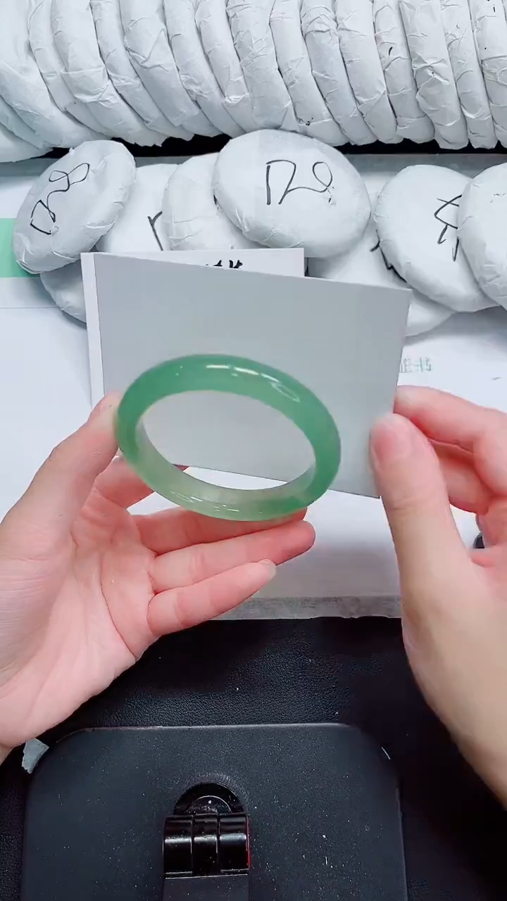 石英质玉手镯未镶嵌133-55