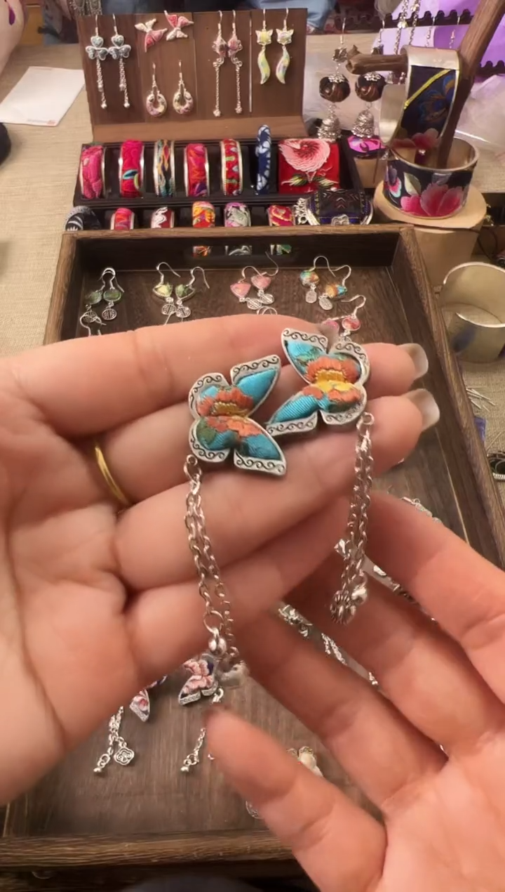 【闪购商品】织绣民族风老绣饰品582