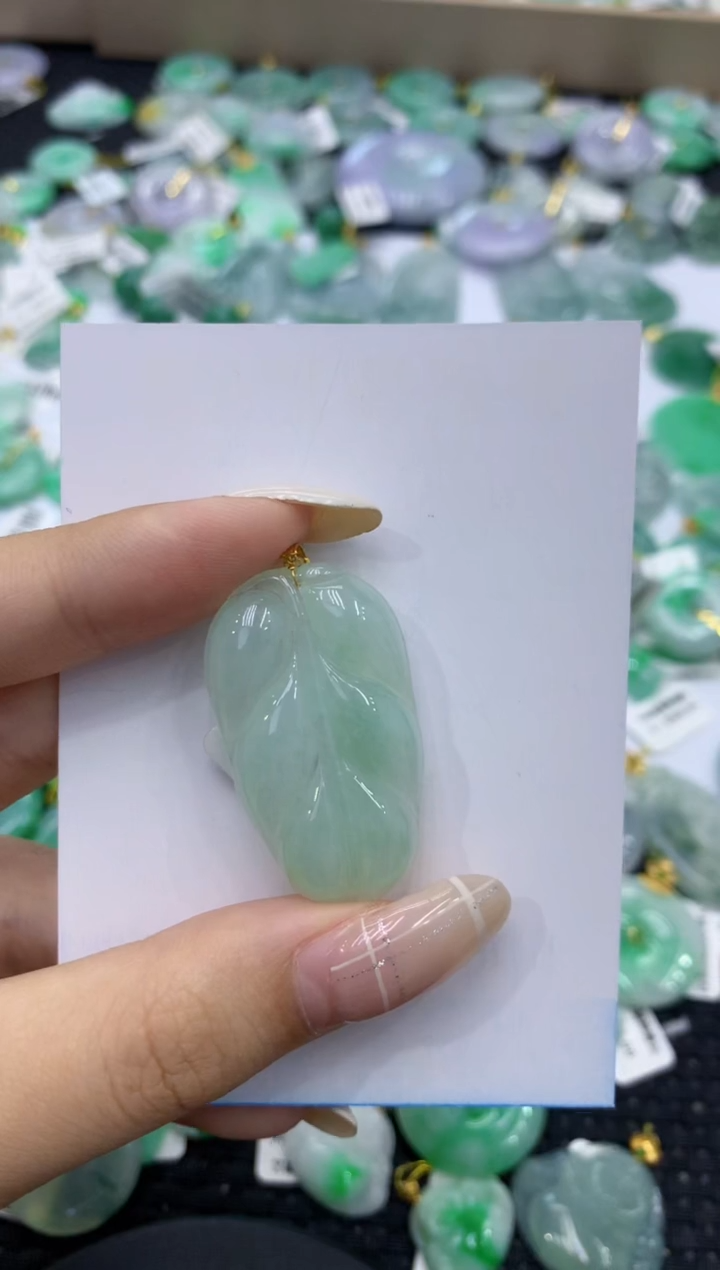 颈饰18K金镶嵌翡翠天然缅甸翡翠A货