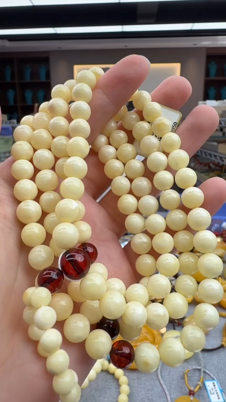 琥珀颈饰未镶嵌337秒拍号 假一罚三