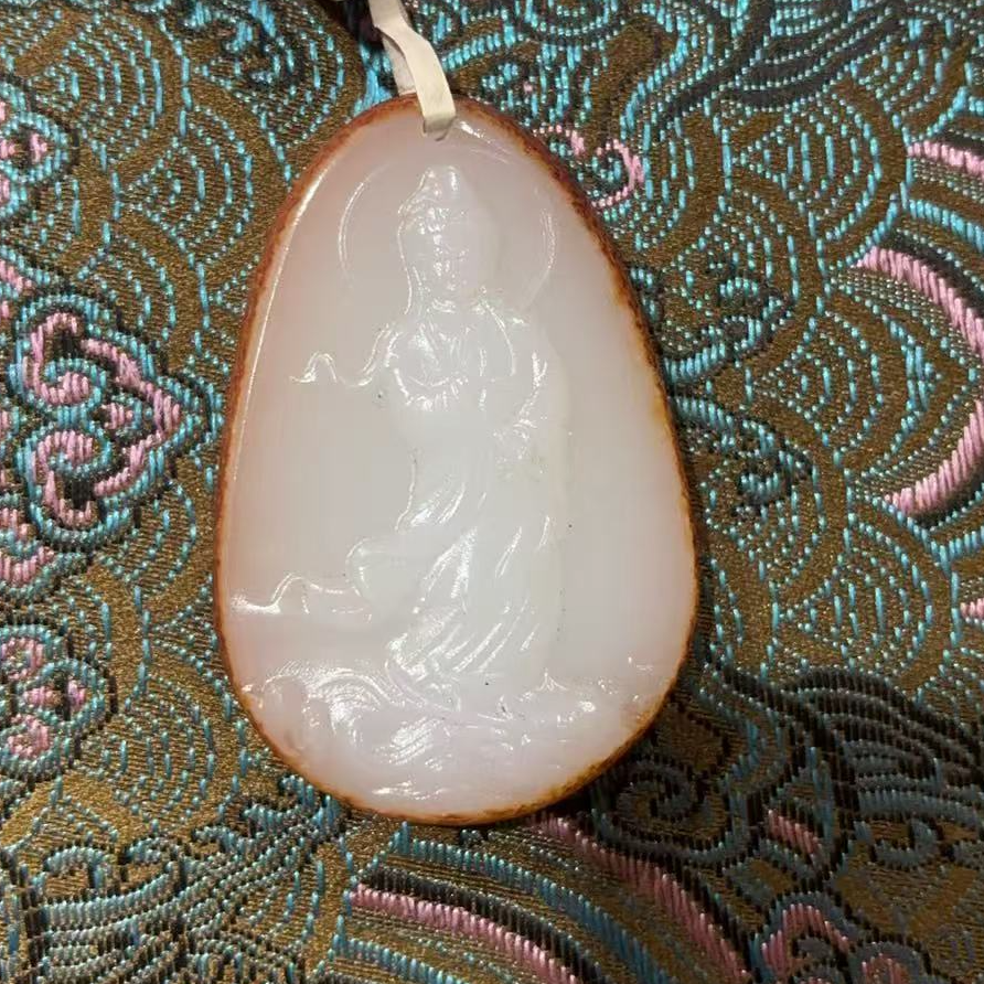 {闪购商品}策和田玉观音摆件附带