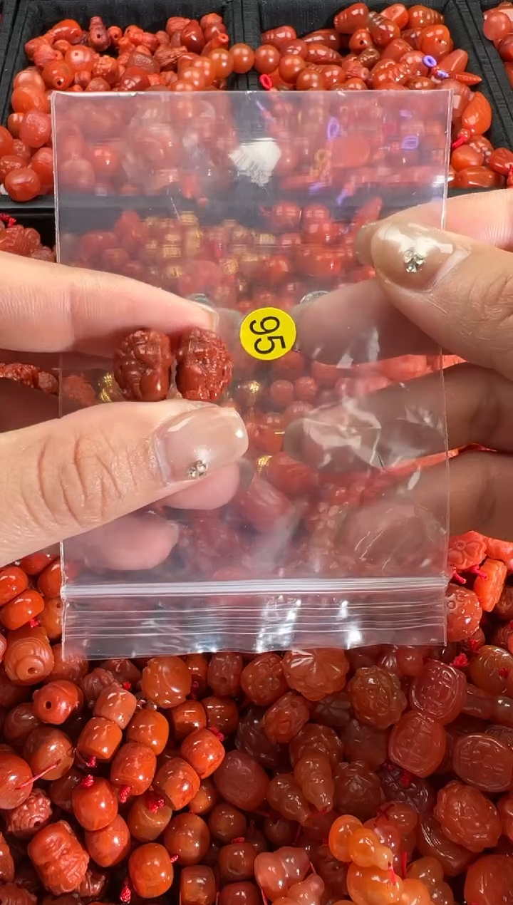 【闪购商品】南红玛瑙颈饰未镶嵌1