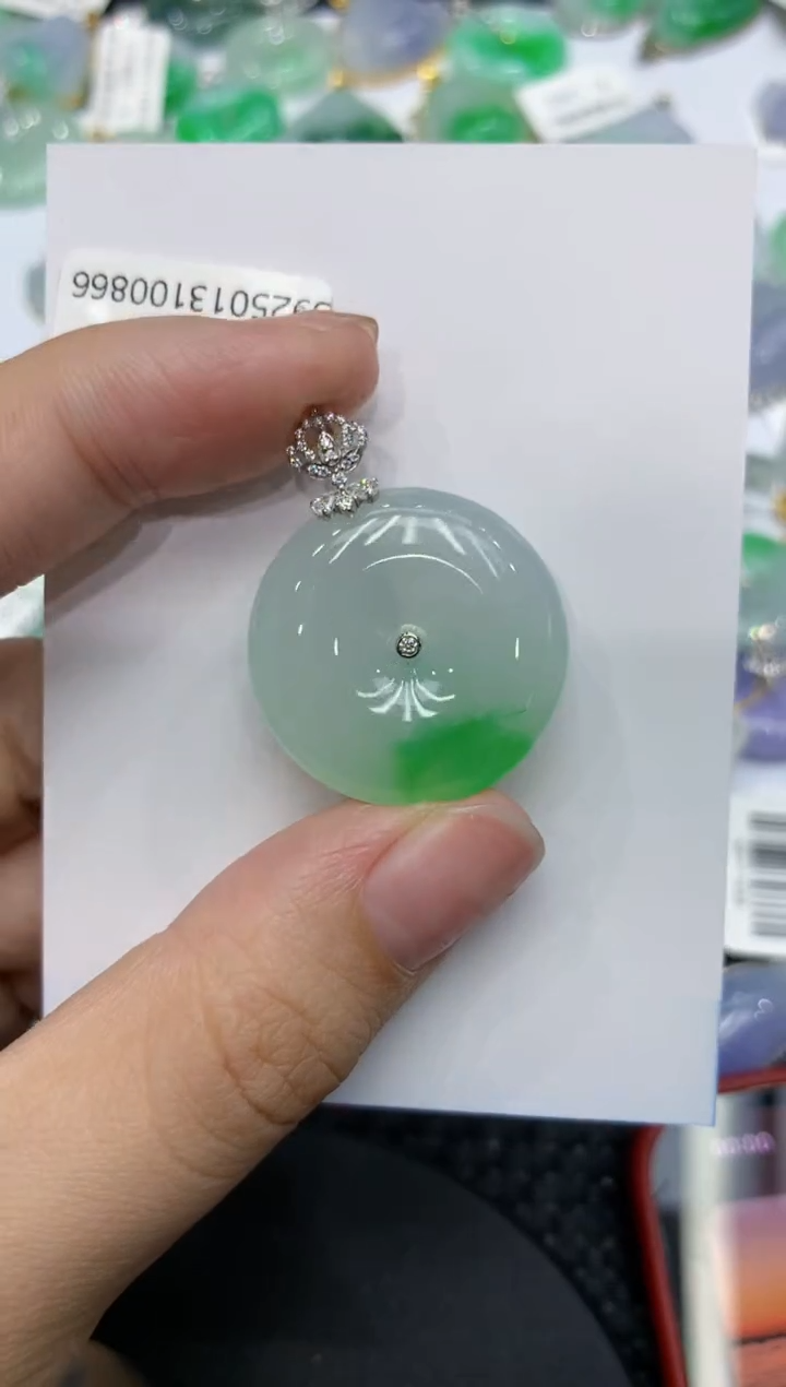 【闪购商品】翡翠颈饰18K金镶嵌111111111