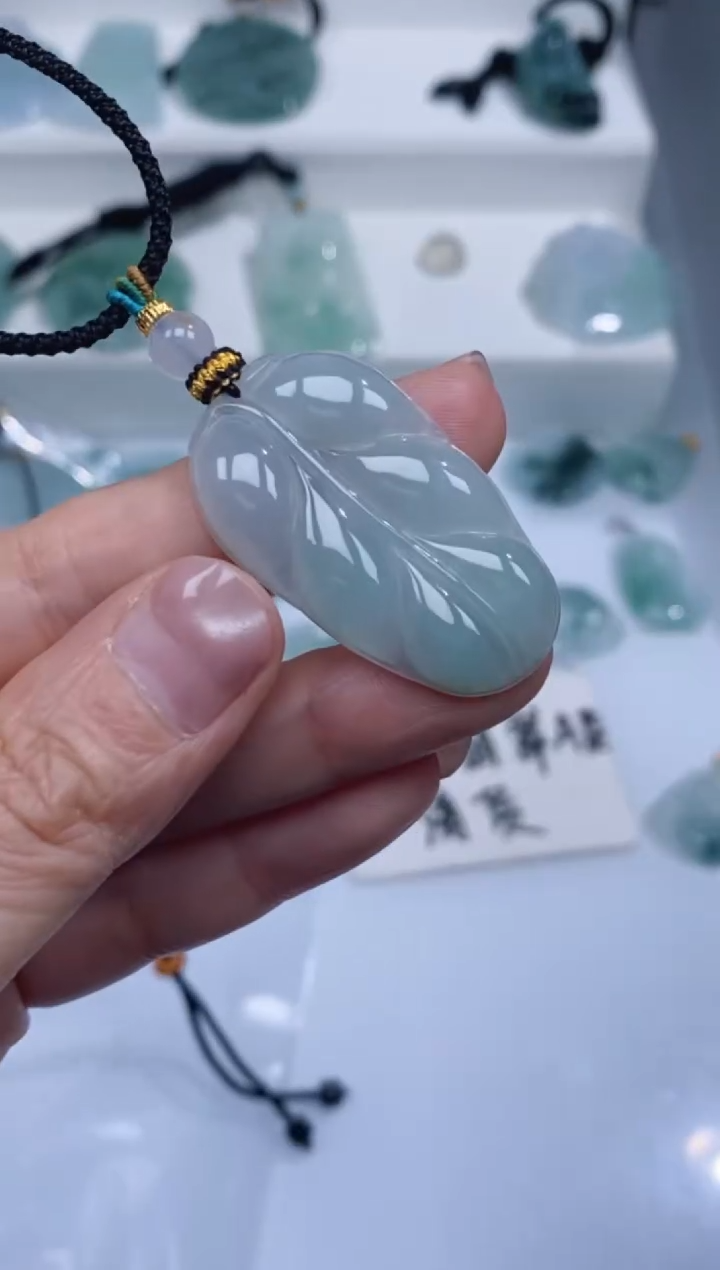 颈饰未镶嵌翡翠吊坠