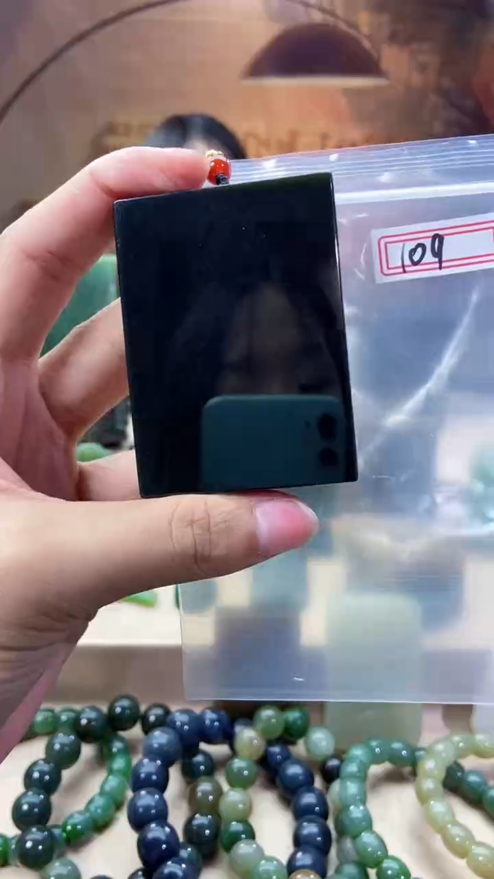 和田玉未镶嵌吊坠(不含链)1