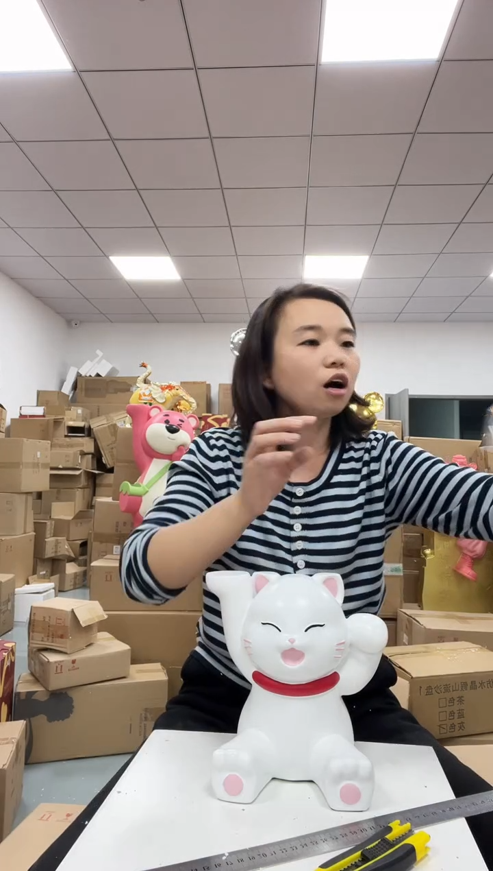 树脂招财猫盈盈时钟收纳摆件