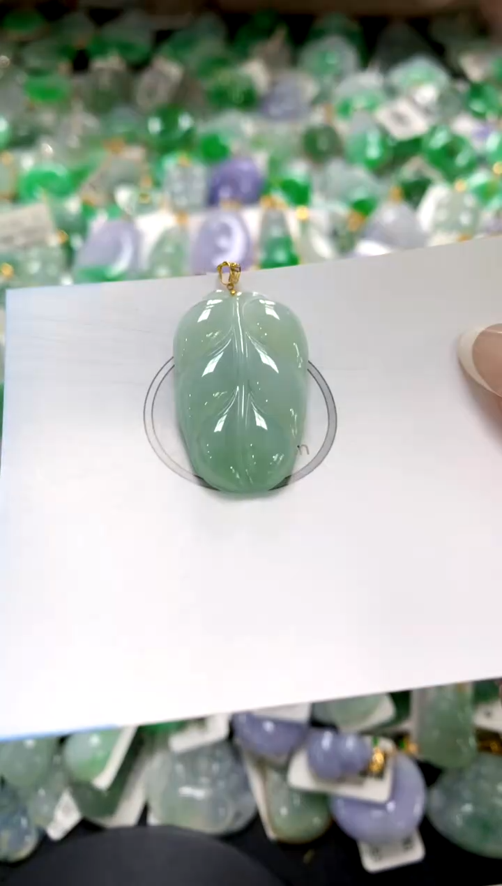 翡翠18K金镶嵌颈饰1111111111111111