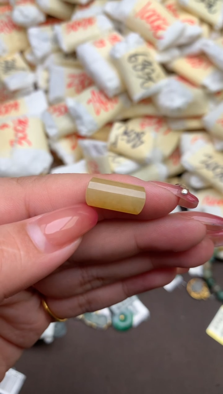 翡翠挂件未镶嵌—