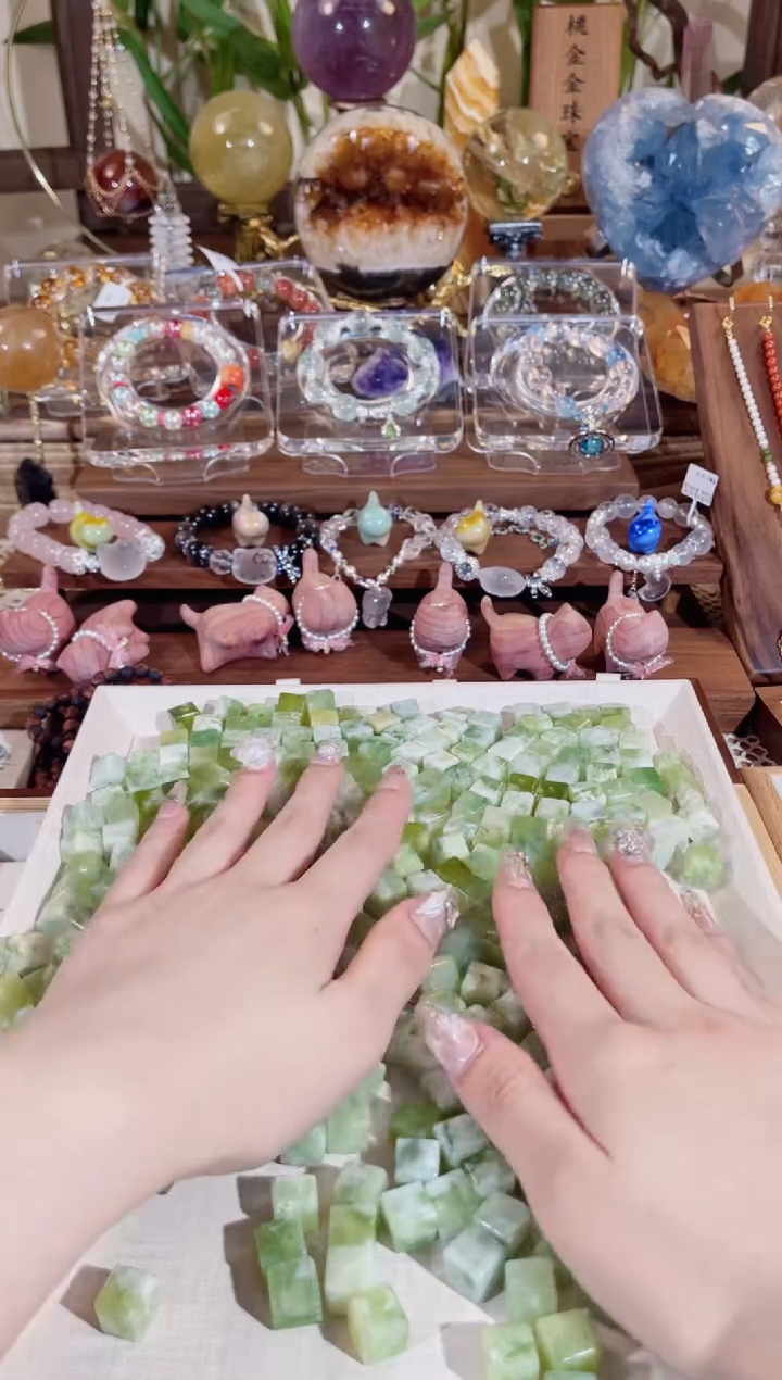 蛇纹石玉未镶嵌珠宝半成品SS077（三个）多样性发一 颜色微差