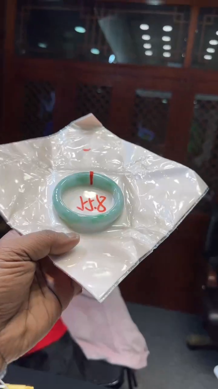 【闪购商品】翡翠手镯未镶嵌手镯