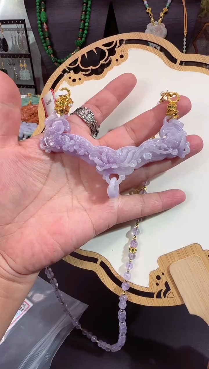 【闪购商品】翡翠颈饰未镶嵌牌子