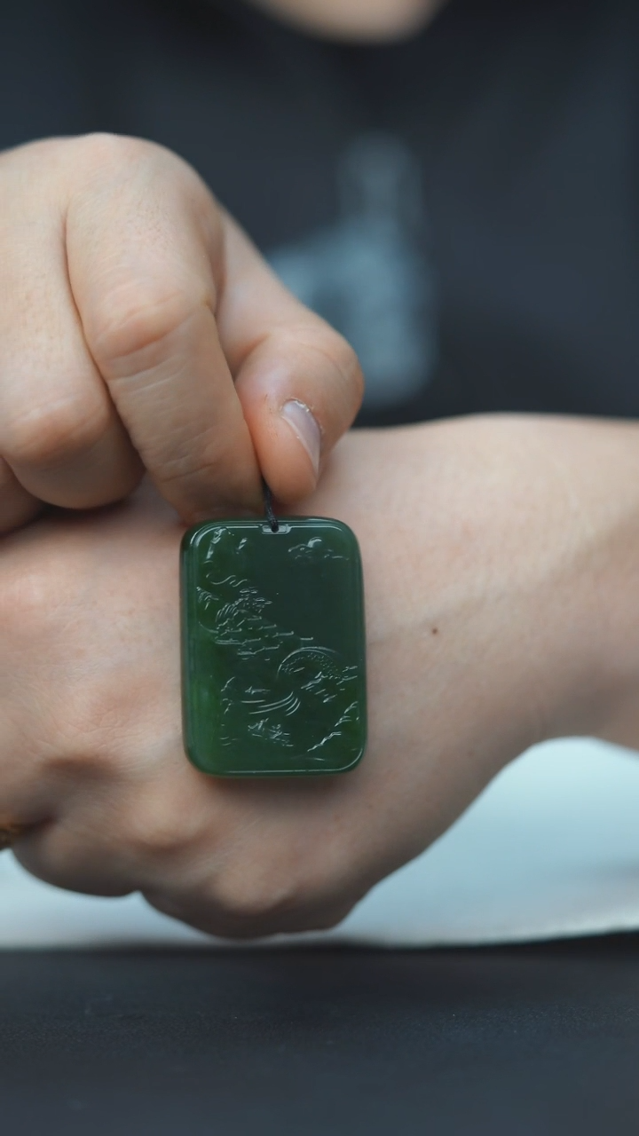 吊坠(赠链)未镶嵌和田玉Ht130084