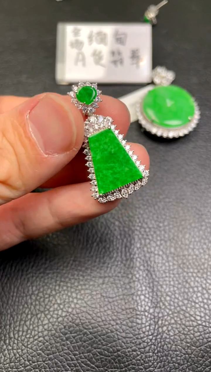 【闪购商品】翡翠吊坠(不含链)银S925镶嵌吊坠