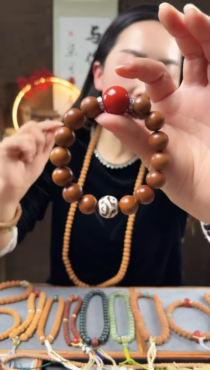 【闪购商品】橄榄核吊坠橄榄核光珠手串