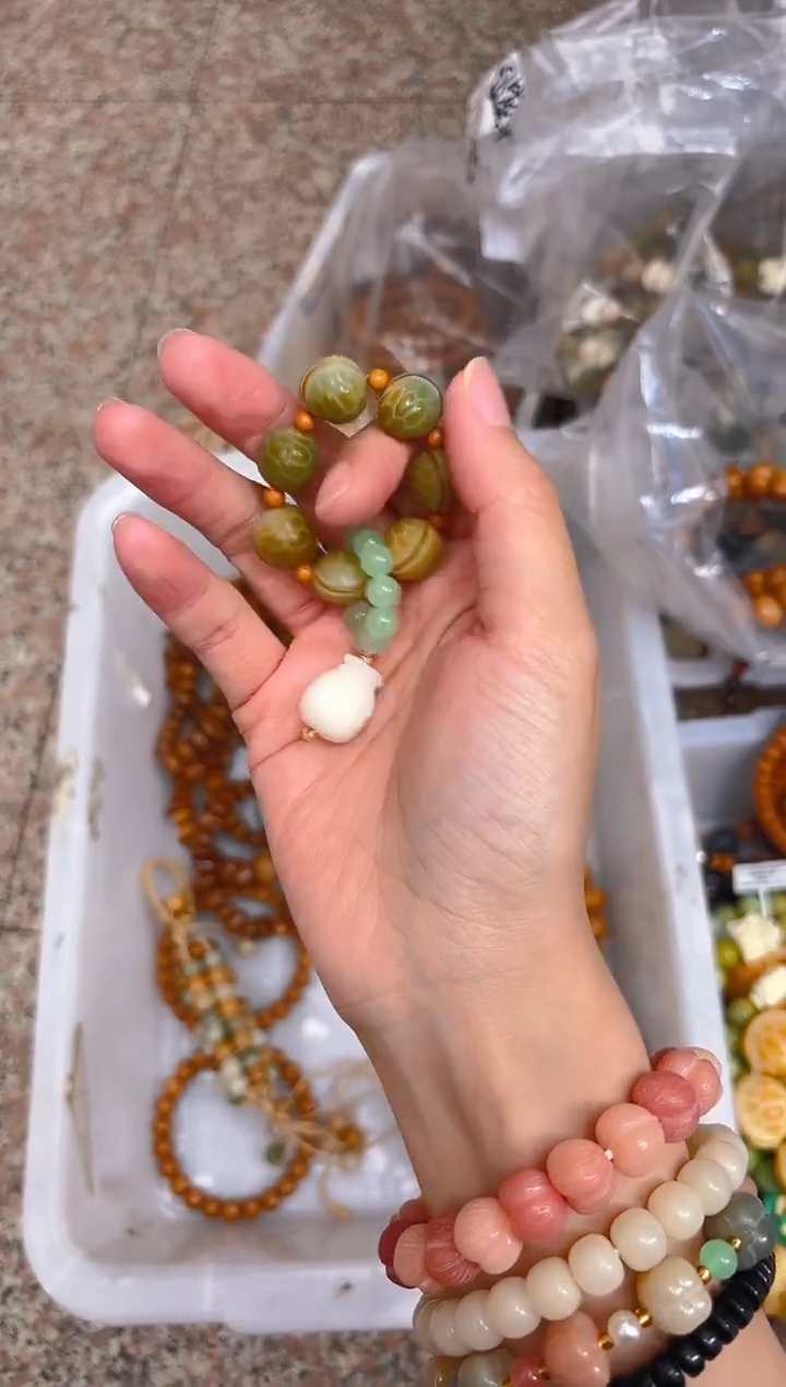 吊坠菩提根/象牙果绿色富甲手捻