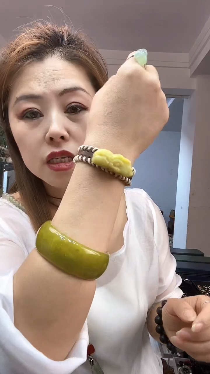 岫玉未镶嵌手牌多样性发货其中之一