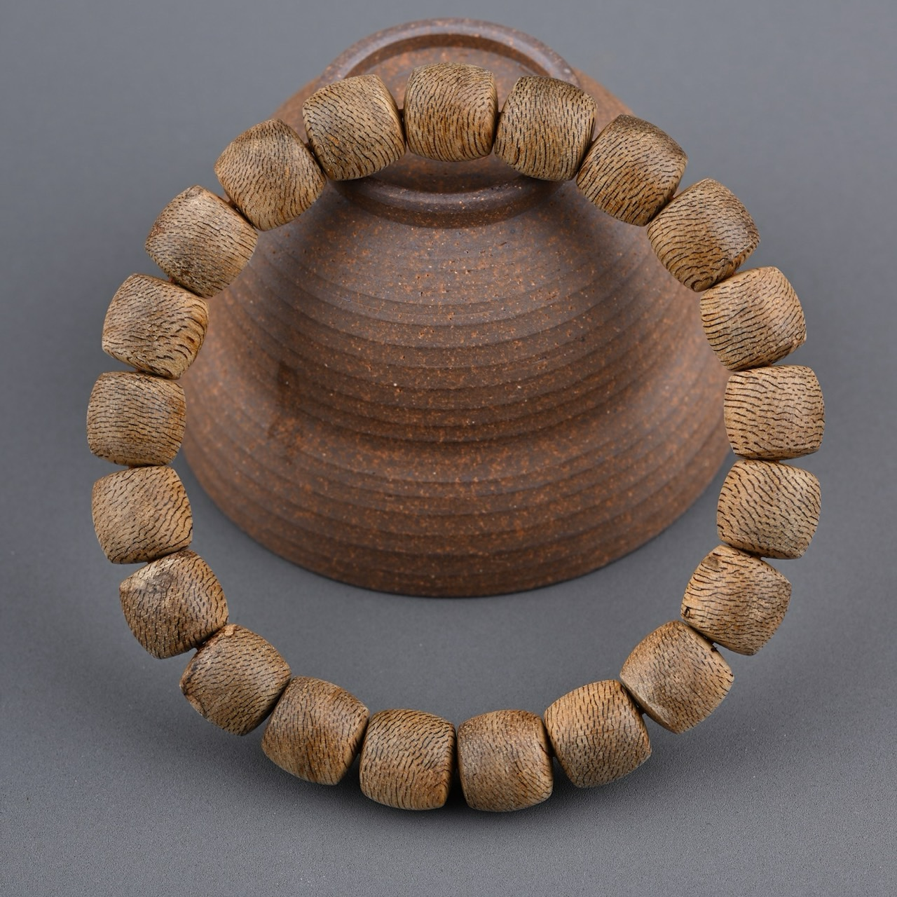 沉香达拉干老型桶珠沉香手串 约0.9*1.0+cm*14粒 约6.3克