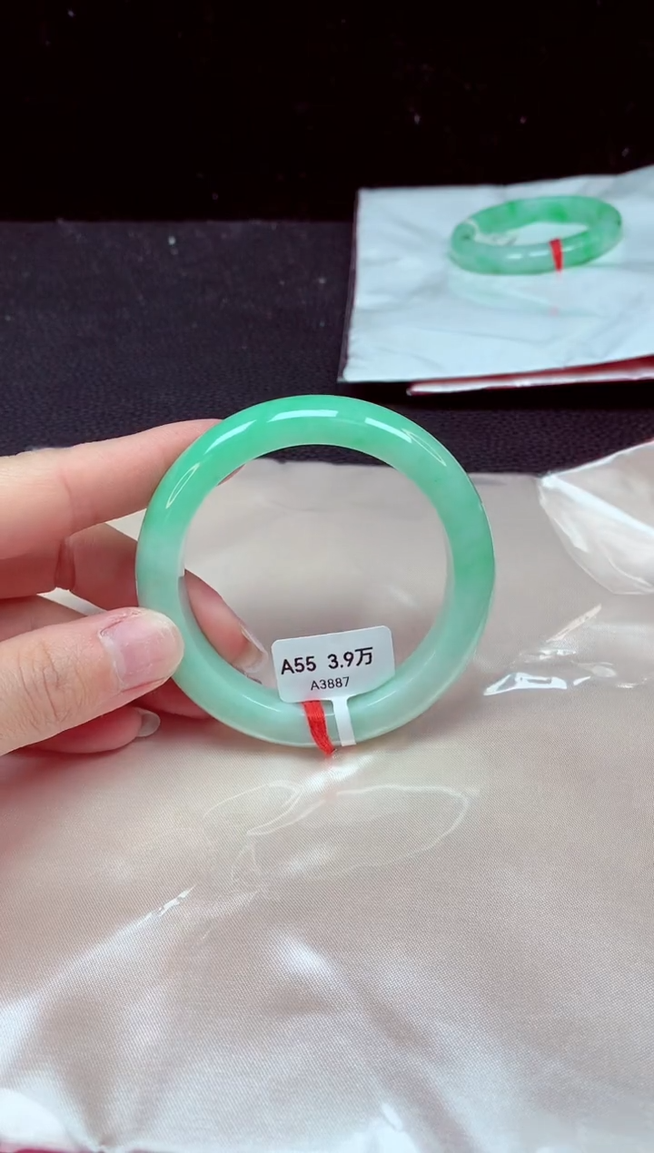 【闪购商品】翡翠手镯未镶嵌镯子055+