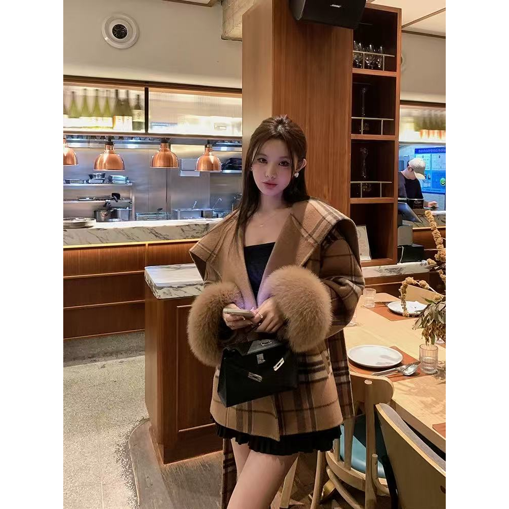 格纹斗篷2025秋冬新款呢子外套女高级感双面毛呢大衣