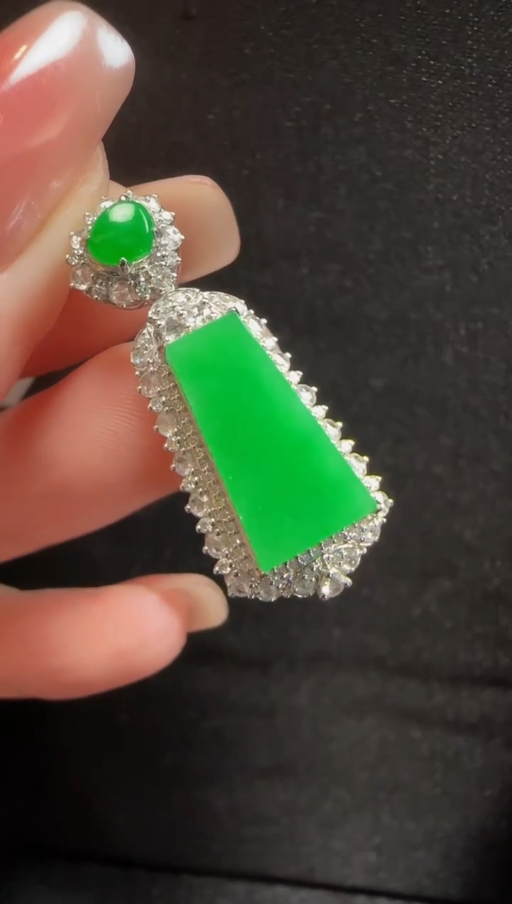 【闪购商品】翡翠颈饰18K金镶嵌058无事牌一个