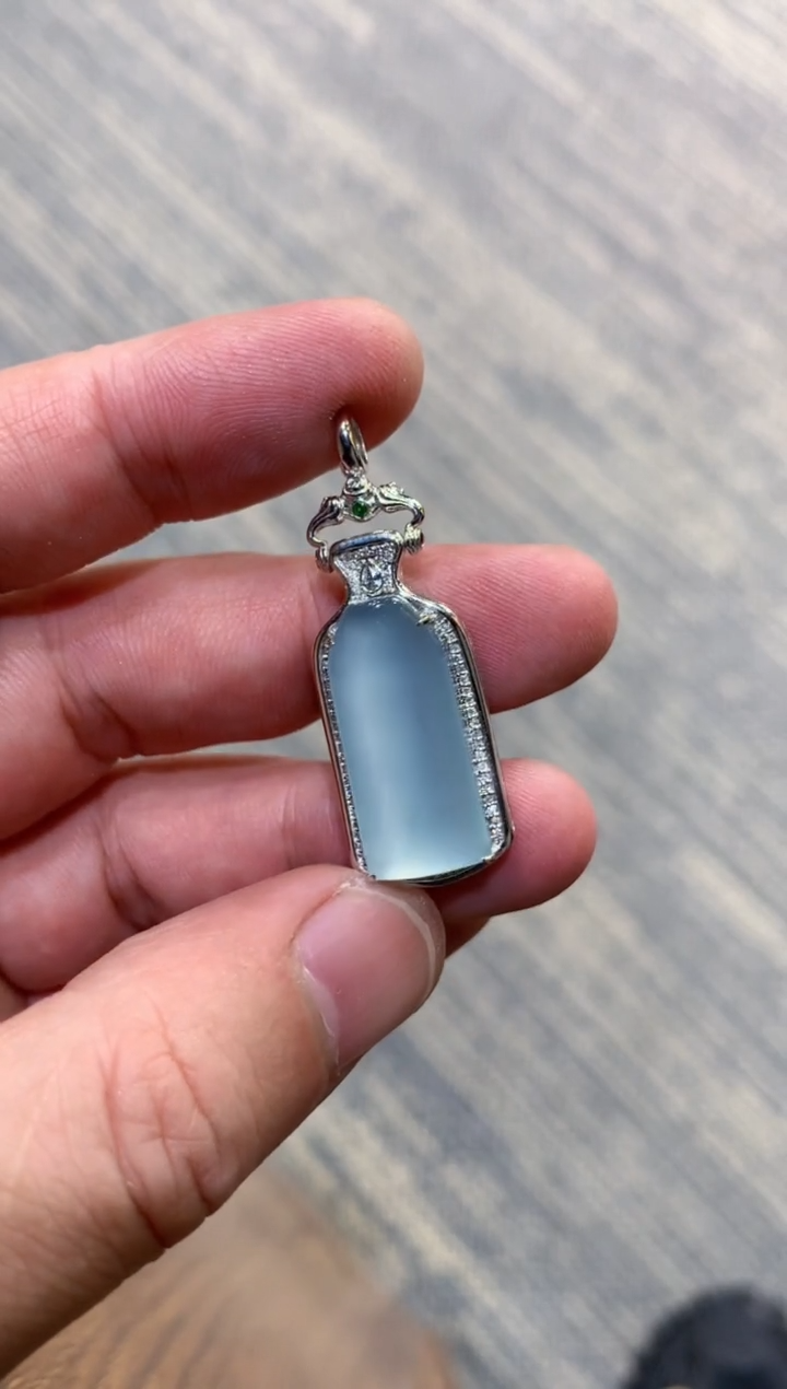 颈饰未镶嵌翡翠天然A货翡翠