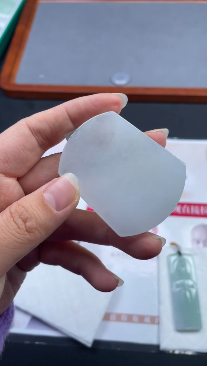 【闪购商品】定制翡翠未镶嵌01-16HDJT0134103