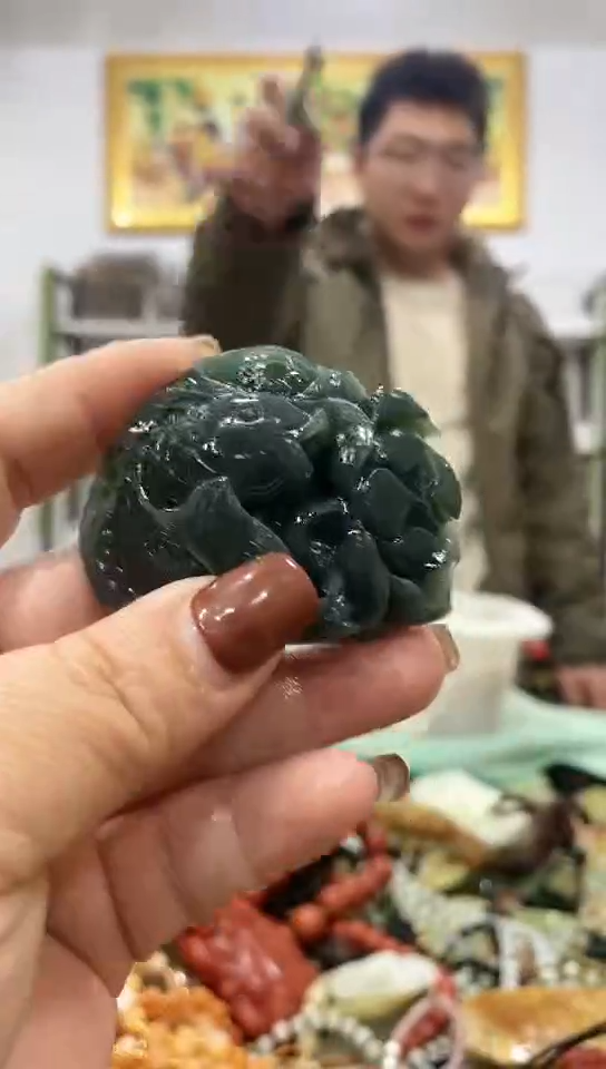 未镶嵌蛇纹石玉吊坠    