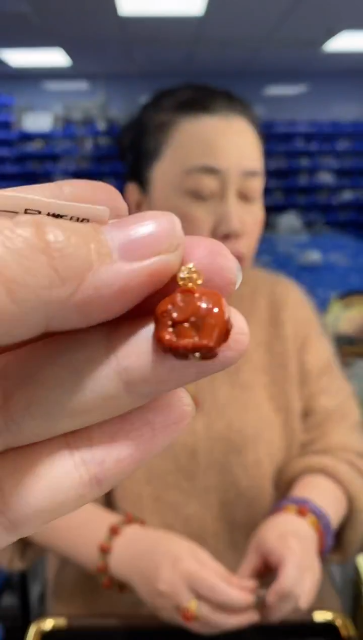 吊坠(不含链)18K金镶嵌南红玛瑙DZ3277