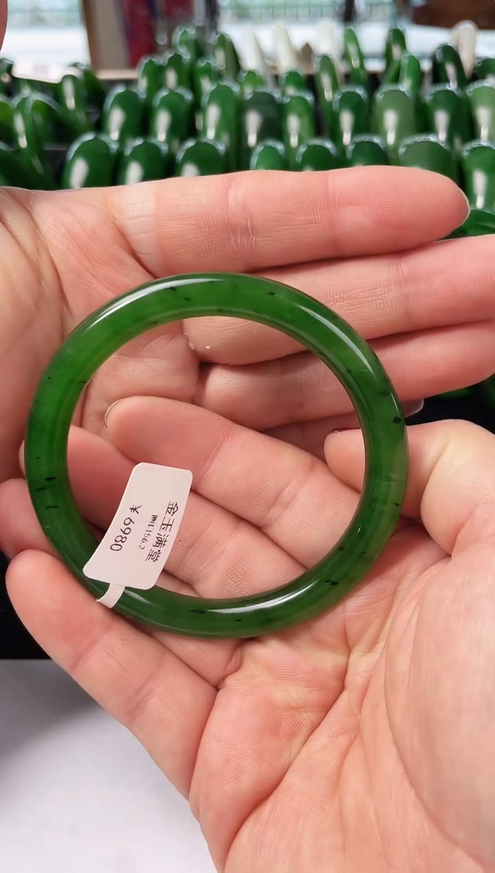 和田玉（碧玉）未镶嵌手镯碧玉手镯