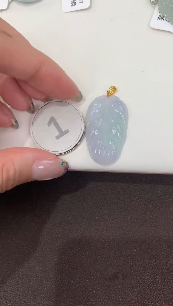 颈饰18K金镶嵌翡翠天然缅甸A货翡翠