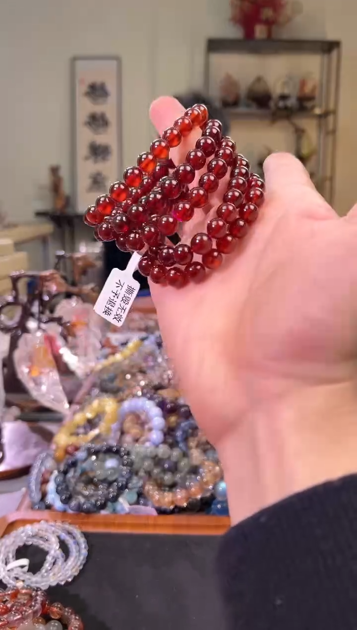 【闪购商品】石榴石手串未镶嵌9mm石榴石手串（多样性发其一）