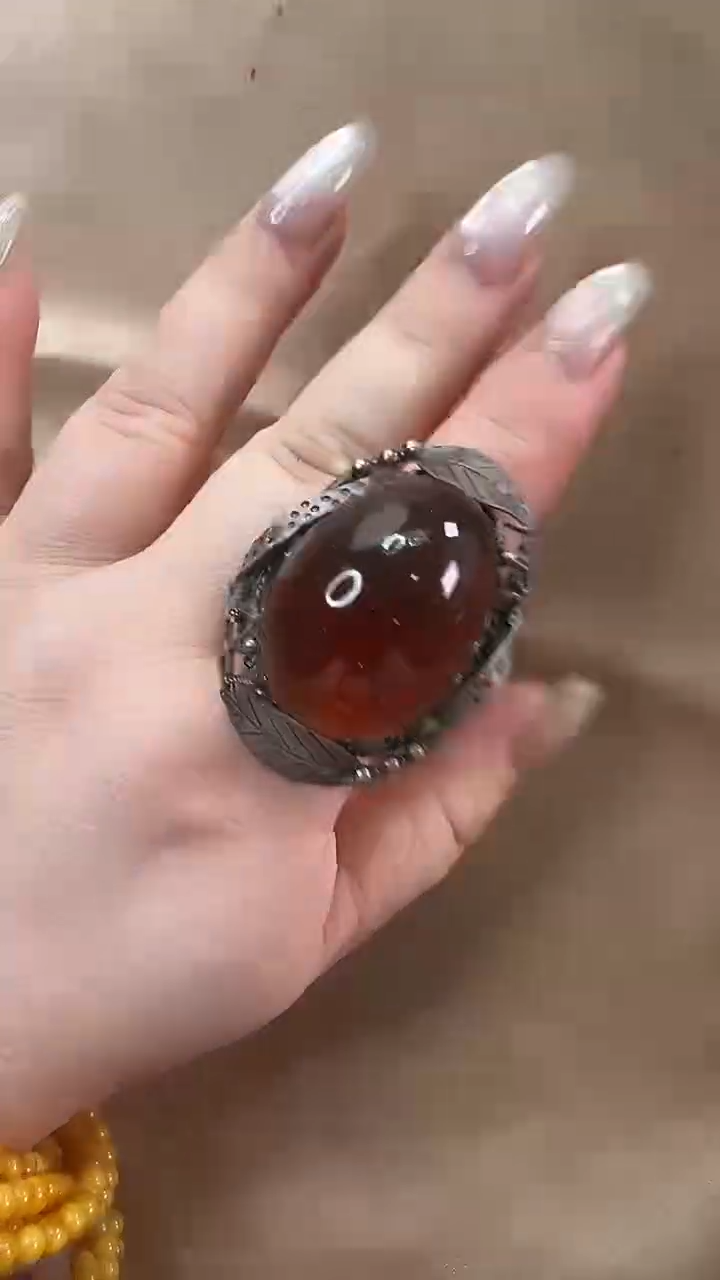琥珀颈饰未镶嵌戒指