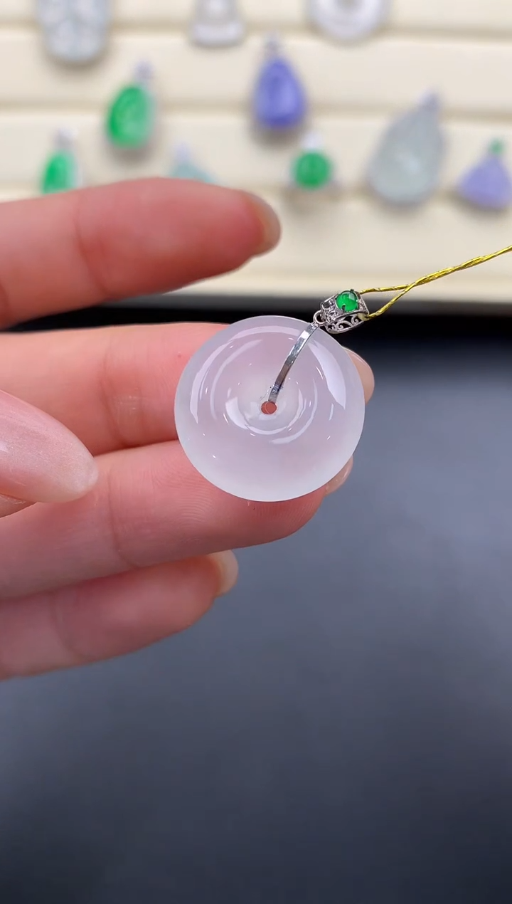 【闪购商品】翡翠颈饰18K金镶嵌Q493       