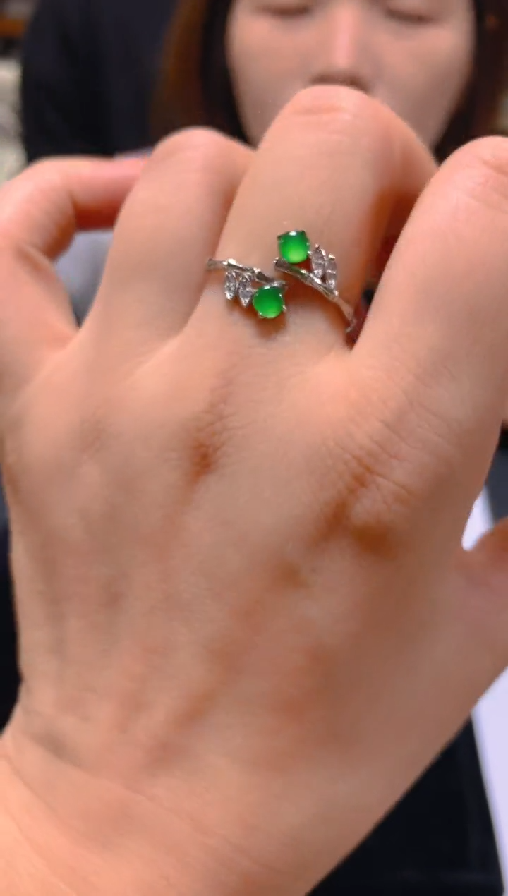 未镶嵌戒指翡翠多样性发一