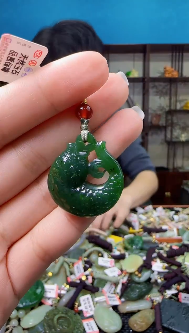 颈饰未镶嵌和田玉1