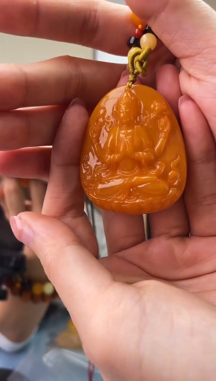 琥珀未镶嵌珠宝奇石T0假一罚十，微瑕四臂观音多样性发一件20