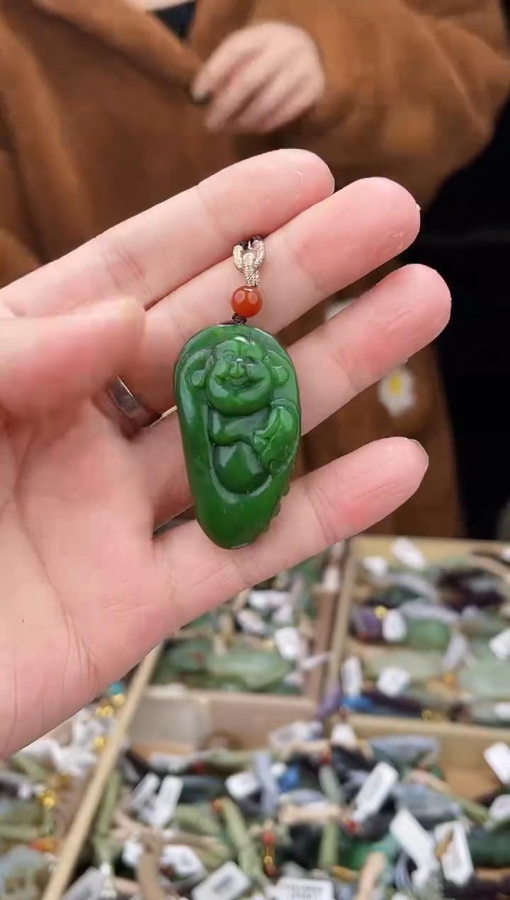 颈饰未镶嵌和田玉1