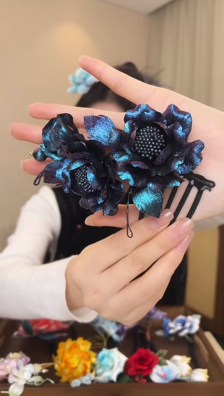 刺绣?*?五彩斑斓的黑芙蓉发梳款