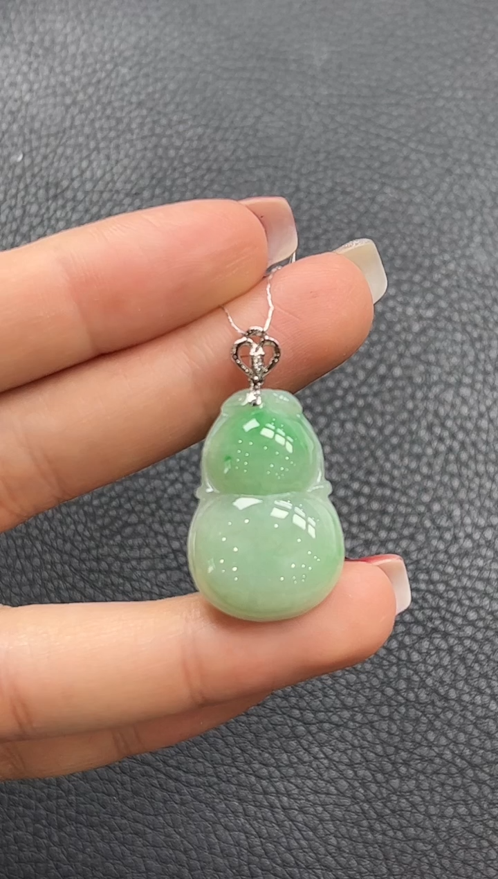 【闪购商品】翡翠颈饰18K金镶嵌葫芦