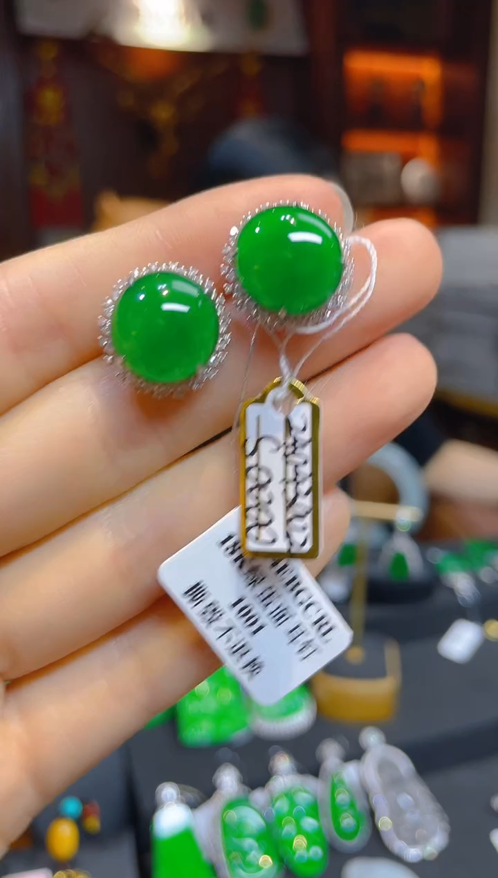 【闪购商品】翡翠耳钉18K金镶嵌118625天然A货翡翠蛋面耳钉