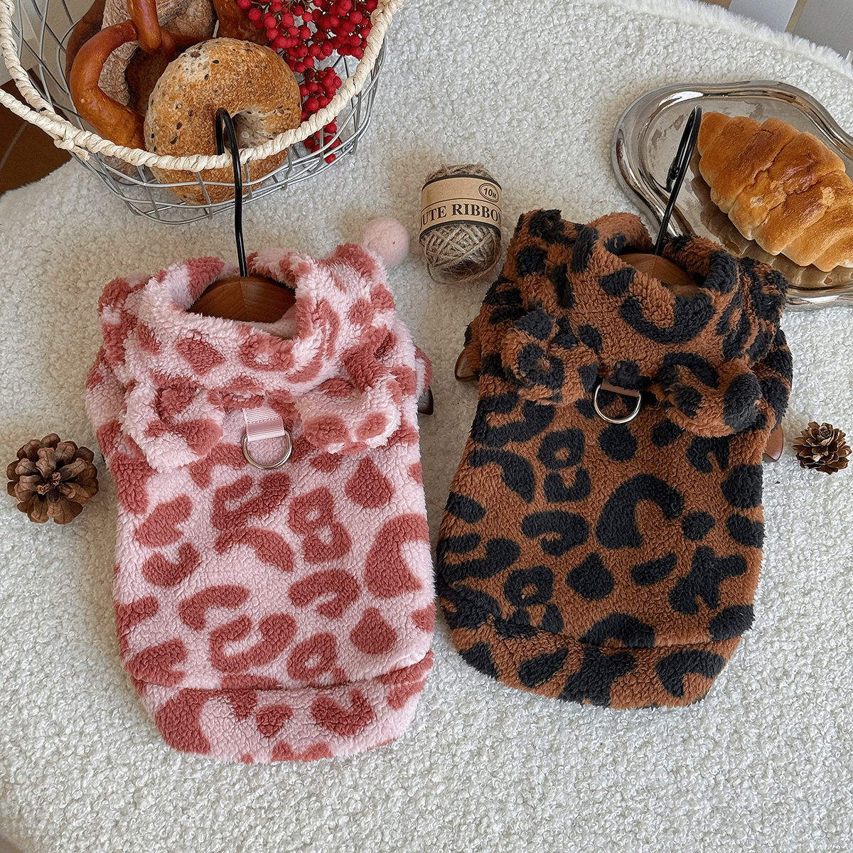 秋冬宠物新款豹纹连帽衣服狗狗猫咪衣服比熊泰迪雪纳瑞加厚保暖