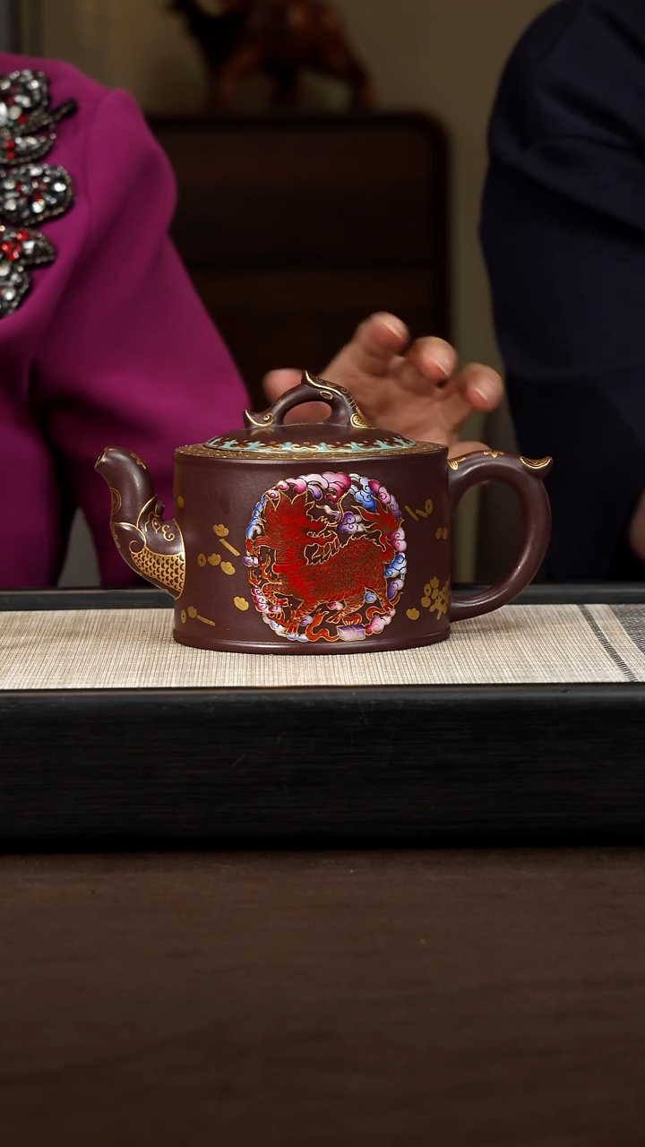 茶壶紫砂【P070】麒麟送福 ZLM