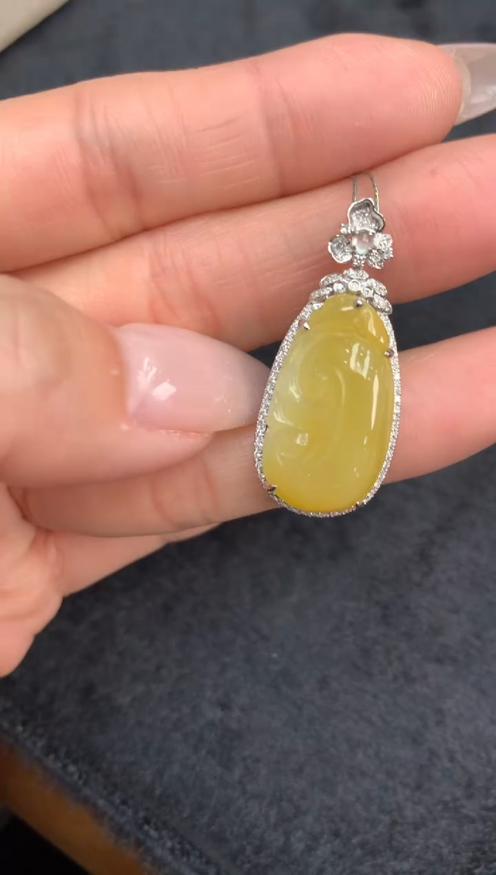 【闪购商品】翡翠颈饰18K金镶嵌如意