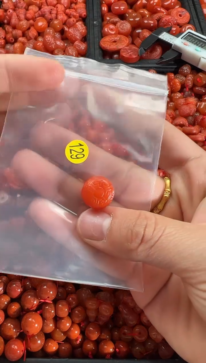 【闪购商品】南红玛瑙颈饰未镶嵌1