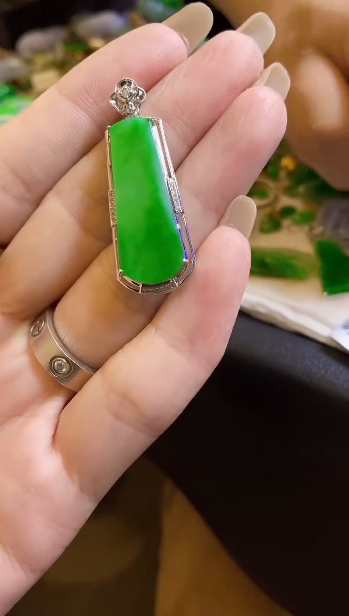 【闪购商品】定制翡翠18K金镶嵌无事牌