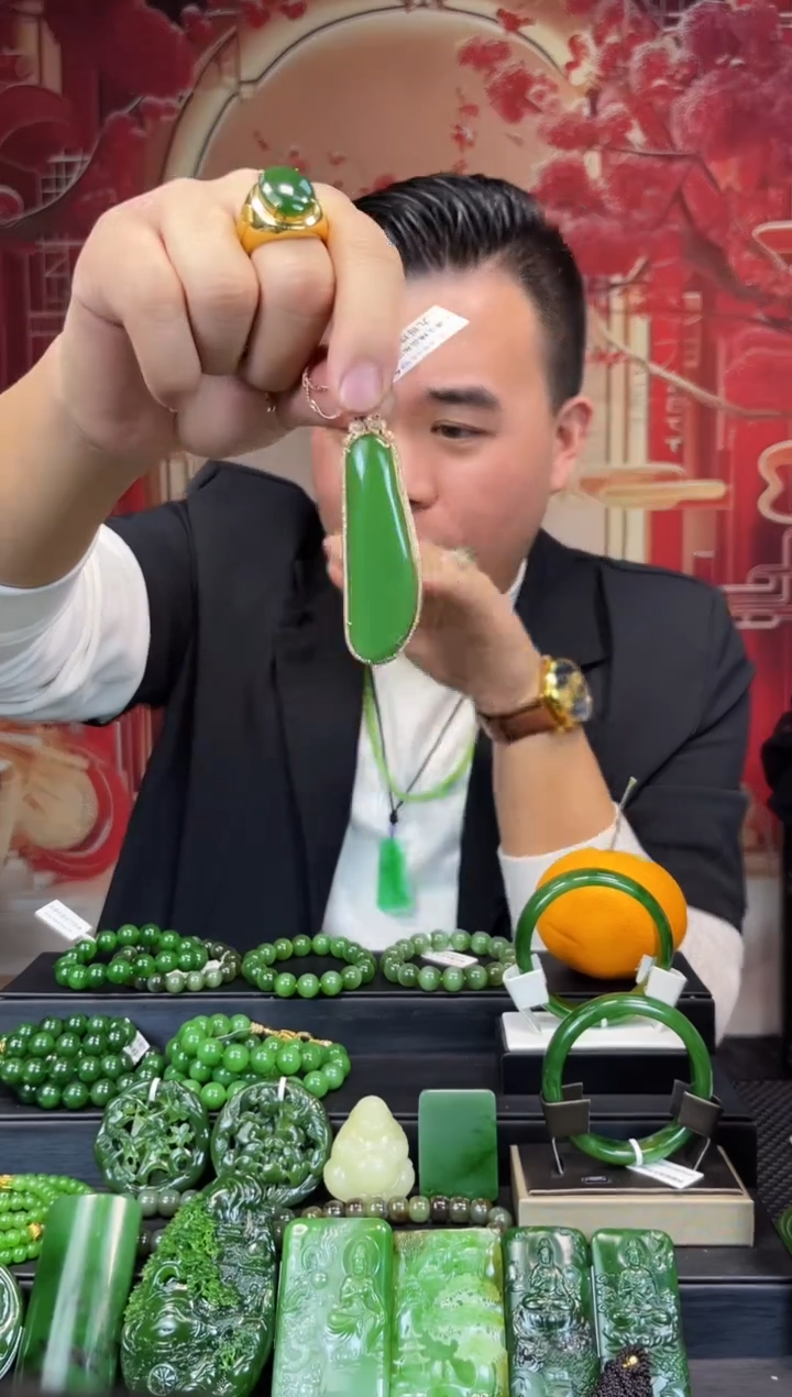 【闪购商品】和田玉（碧玉）吊坠18K金镶嵌LH127福瓜吊坠