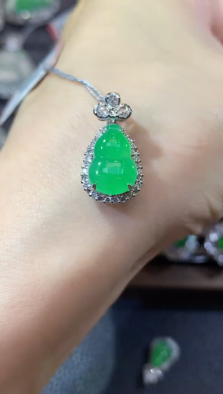 吊坠(不含链)18K金镶嵌翡翠C20