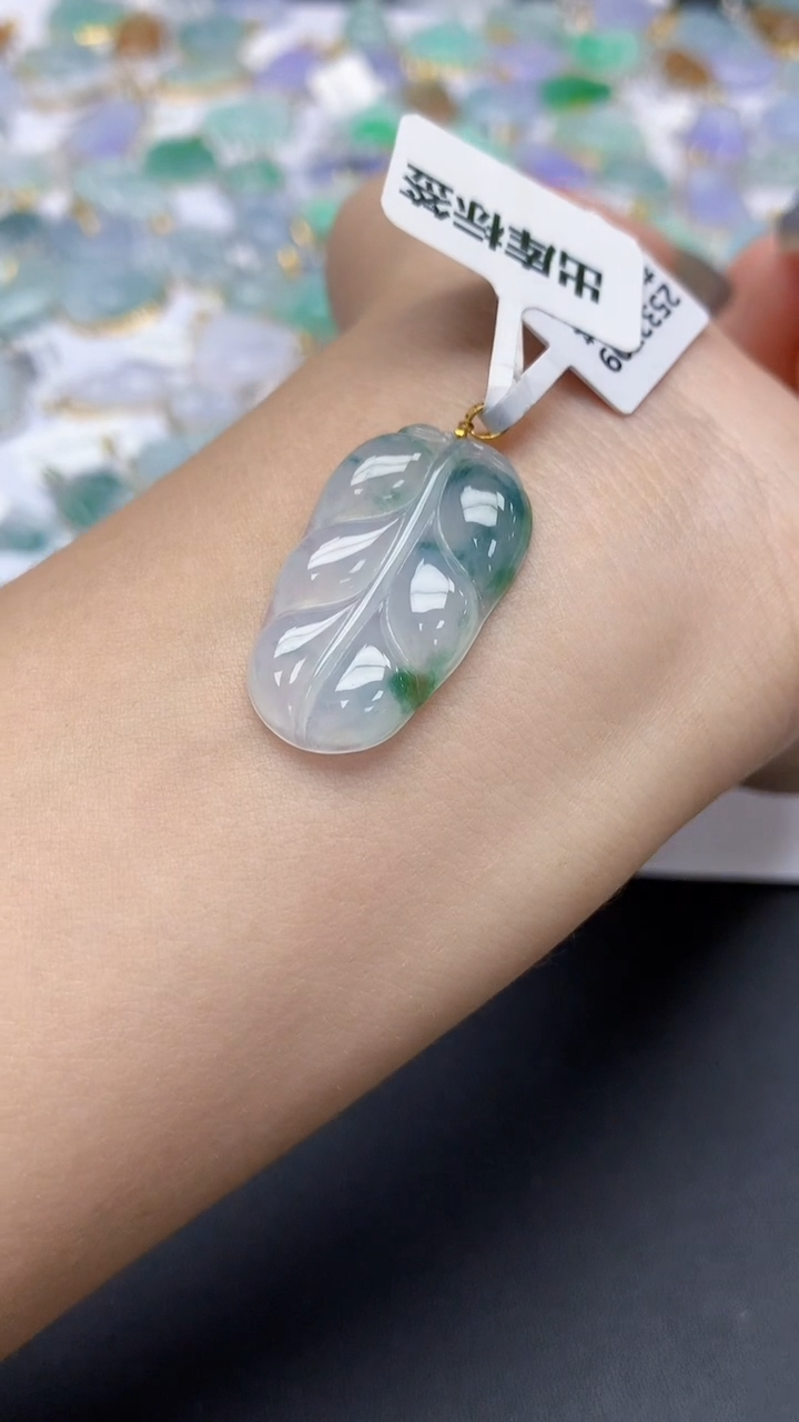 翡翠18K金镶嵌颈饰天然a货翡翠