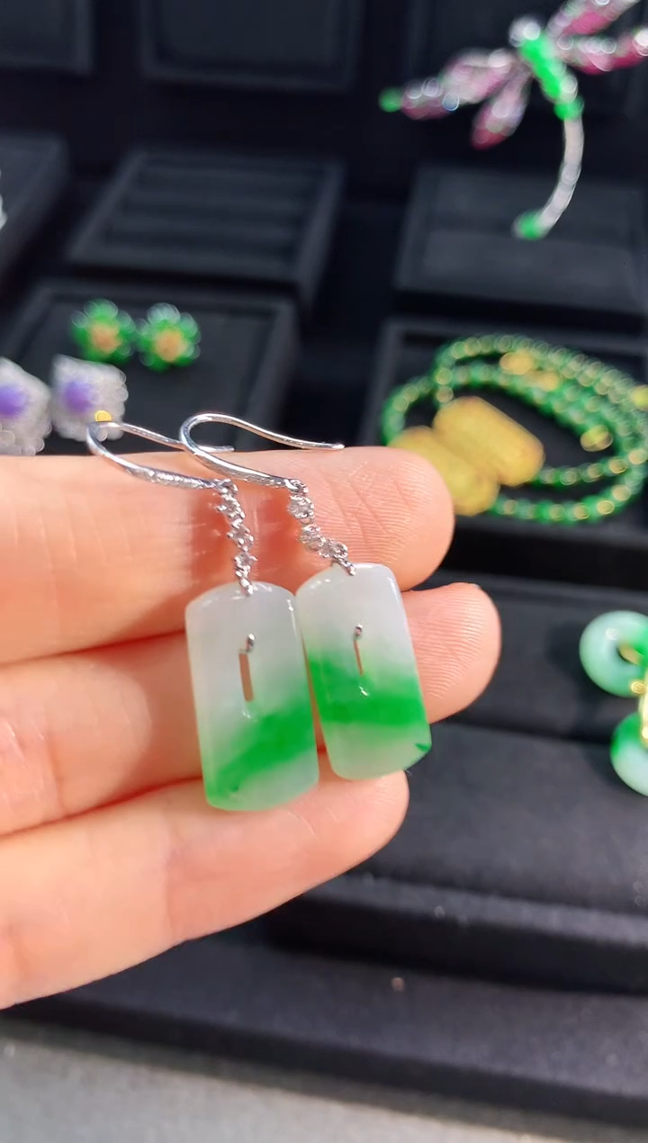 【闪购商品】翡翠耳饰18K金镶嵌耳饰